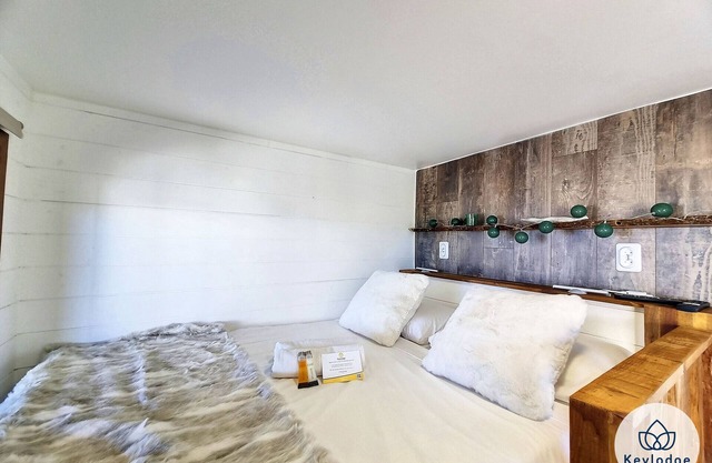 Sweet Canada, tiny house with sea view, St Pierre