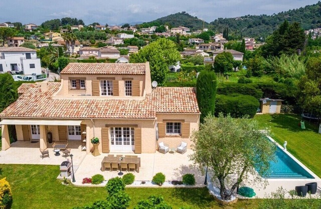 Sweet Family House