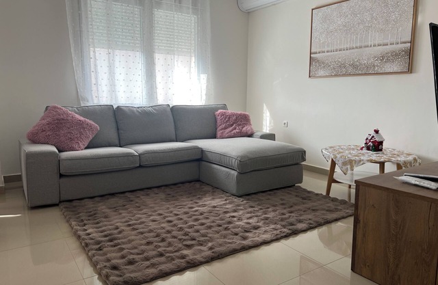 Sweet Home Mitropoleos
