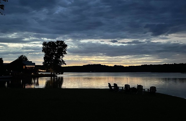 {Sweet Home Oakachoy} lake-front on Lake Martin