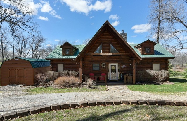 Sweet Life Cabin | 2 Bed, 2 Bath