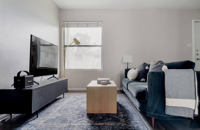 Sweet South Congress 1BR w/ Laundry & A/C, by Blueground