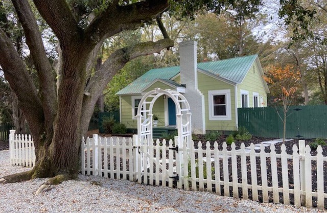 Sweet Tea Cottage- Aiken Downtown Location