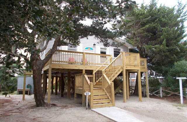 Sweet Waterfront Cottage, 4 person limit