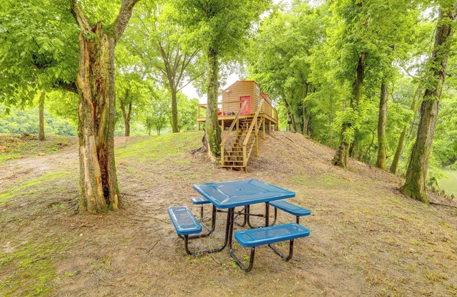 Kayak & Swim: Riverfront Studio in Mountain View!