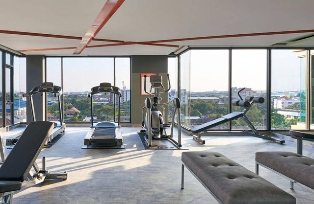Piscina y gimnasio, cerca de BTS PuChao / bkbloft9 - Tambon Thepharak