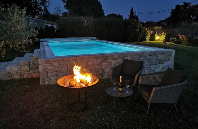 * SWIMMING POOL * WHIRLPOOL * PLAYGROUND * SAUNA * GARDEN*