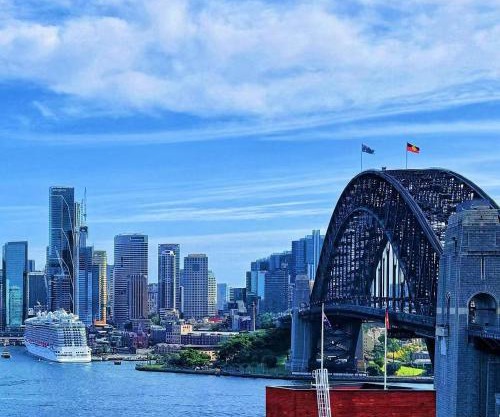 Sydney Harbour and CBD View Penthouse with Free Parking