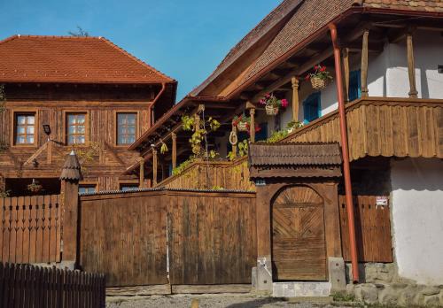 Székelyföld ,Siklódi Kő Vendégház, Tornácosház