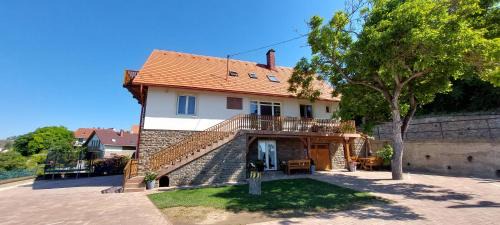 Tó apartman