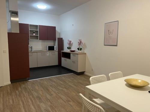 T&K Apartments- 2 Room Apartment - Heart of Solingen