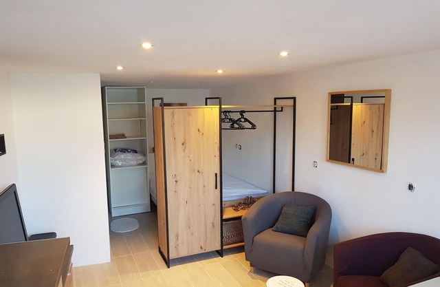 T1 10 minute walk from Aix en Provence city of water city of art