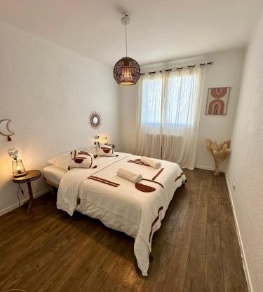 T2 60m2, Centre Ville, Parking Gratuit, Terrasse, Proche Tram, à seulement 15mn des Plages