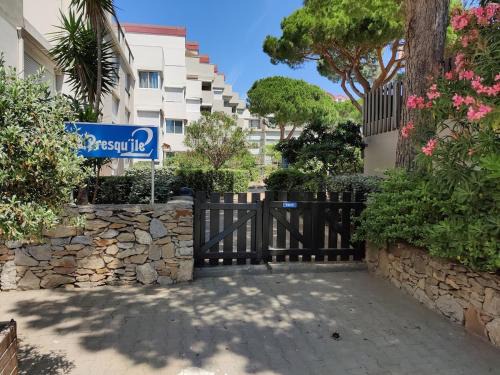 T2 cabine relooké avec piscine idéalement situé