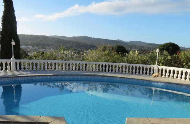 T2 in villa pool gate Carcassonne