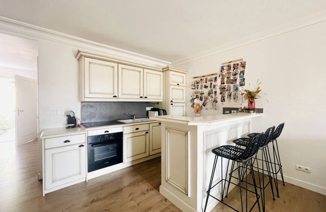 T3 apartment in the golf and domain of pont royal (13370 )