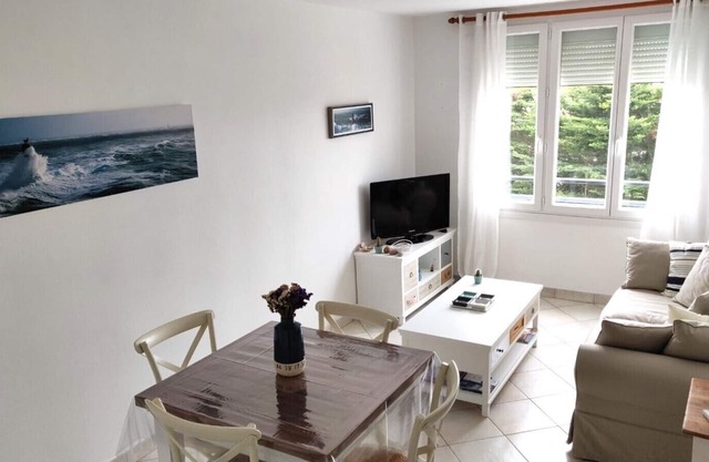 T3 apartment near beach, shops, city center