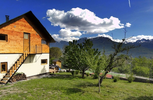 Apartamento EMBRUN tipo 3 Mansardé, tenis privado en un parque de 2 hectáreas