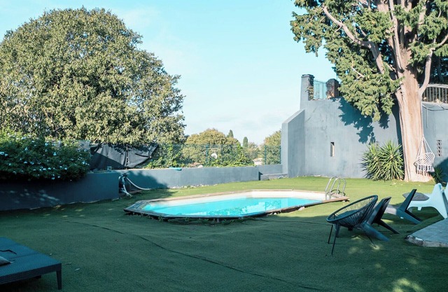 T5 house with garden and private pool