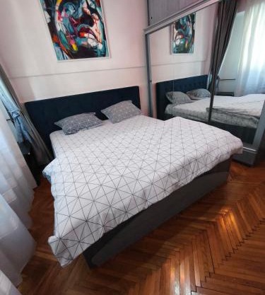 Ta'arof Apartment