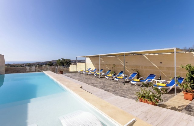 Ta'Battista B&B & Pool - Id-Dwejra, IX-XEWKIJA, GĦAWDEX, Malta
