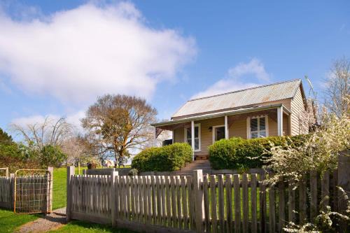Table Hill Cottage - dog friendly retreat