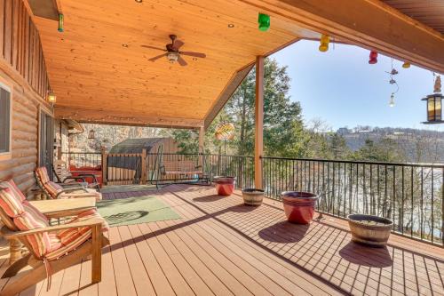 Table Rock Lake Cabin with Waterfront Views!