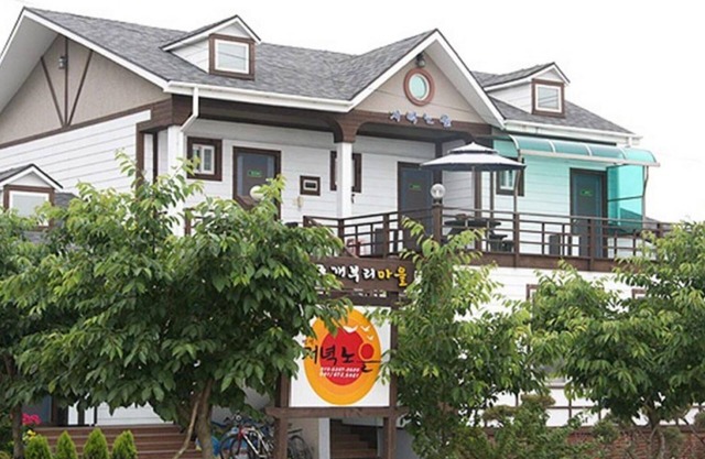 Taean Jeonyeongnoeul Pension