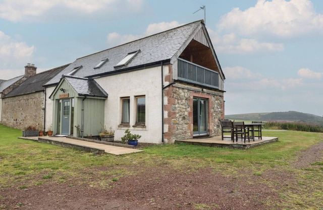 TAFFS BARN, family friendly, with a garden in Rosemarkie