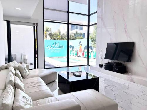 TagVilla Palm Spring Villa in Pattaya 08 Bedroom