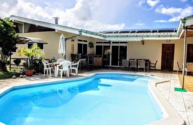 TAHITI - Sanny's Place Family Room & Pool