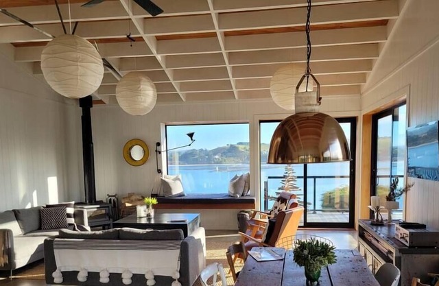 Taieri Mouth Beach Retreat 30 minutes from Dunedin