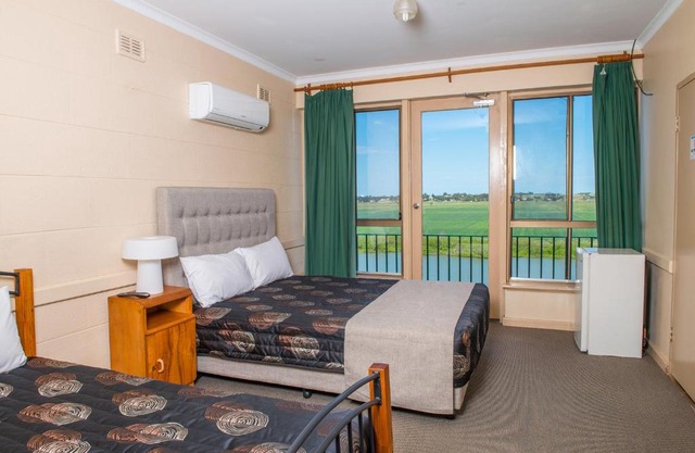 Tailem Bend Riverside Hotel