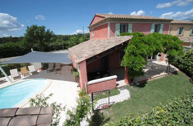 Taillades: house / villa - 4 rooms - 6 persons