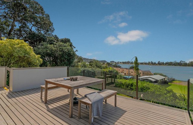 Tairua Harbour Views - Tairua Holiday Home
