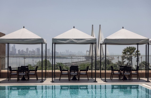 Taj Lands End