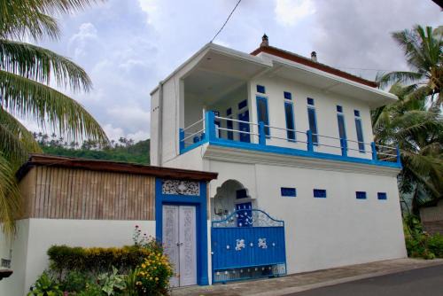 Taj Villa