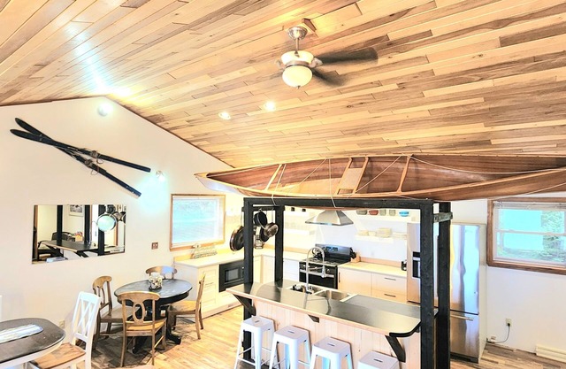 Take in Lake Superior breathtaking views! Centrally located with a Sauna