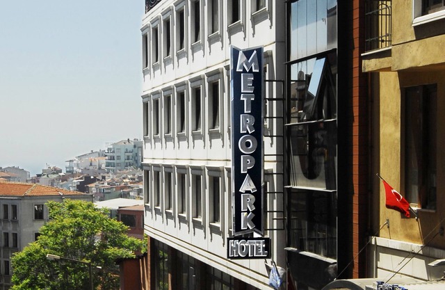 Taksim Metropark Hotel