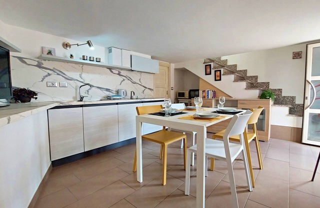 Talia - Three Bedroom House, Sleeps 4
