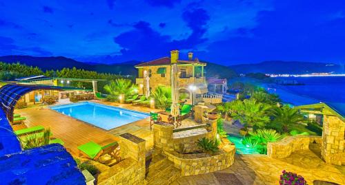 Talizeti Home - Adults Only