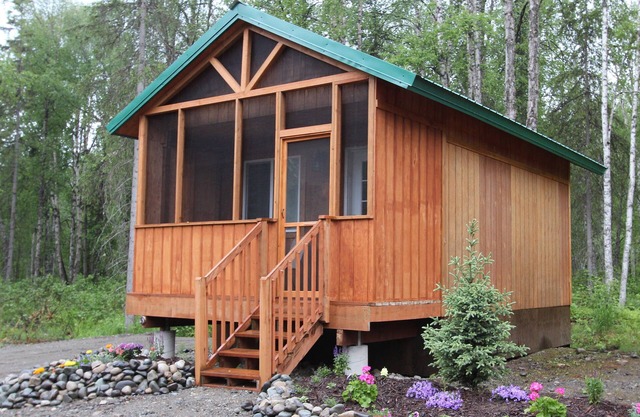 Talkeetna Wilderness Lodge - Studio Cabin #3 – King Bed