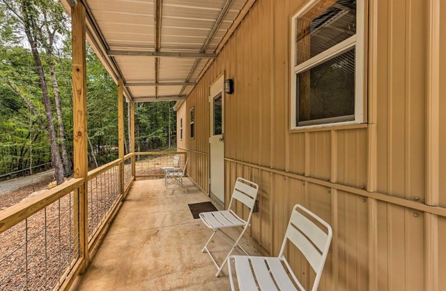 Tallassee Cabin with Forest Views Near Creek!