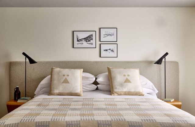 Tälta Lodge, a Bluebird by Lark | Deluxe King with Patio | Pet Friendly