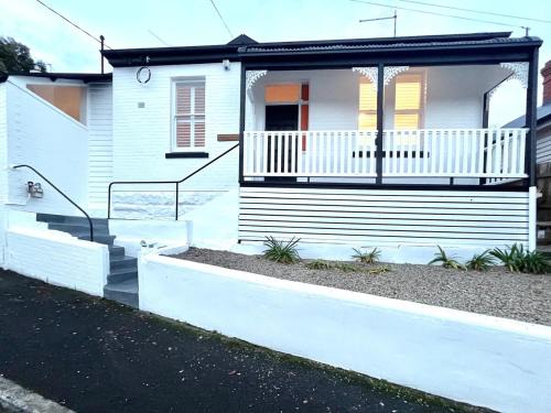 Tamalin Cottage - A West Hobart Gem