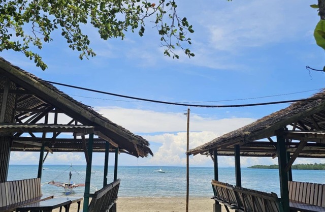 Tambayan Rooms & Cottages by SMS Hospitality