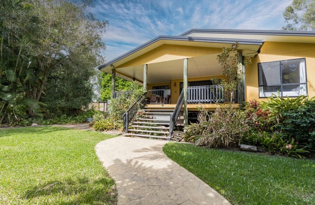 Tannum Tides - Sleeps 8 w/ Pool & Boat Parking