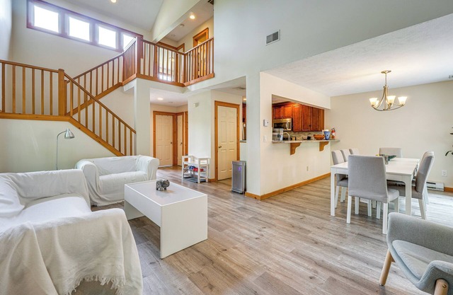 Tannersville Resort Home w/ Deck & Gas Grill!