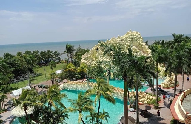 Tanza Oasis Hotel and Resort