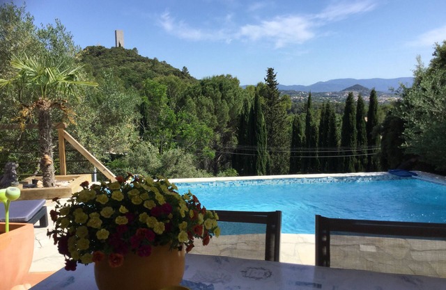 Taradeau, Villa en un entorno típico provenzal, agradable con magníficas vistas